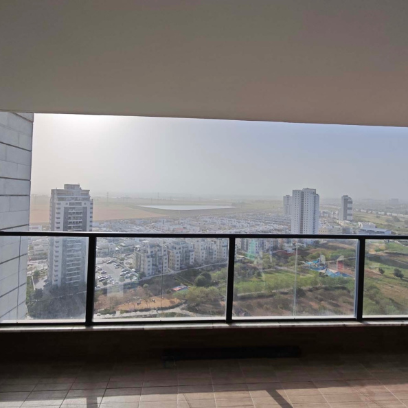 זיגוג מרפסת מרווחת בקריית גת